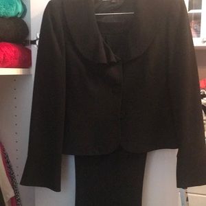 Tahari Aurthur S. Levine jacket pantsuit size 6P